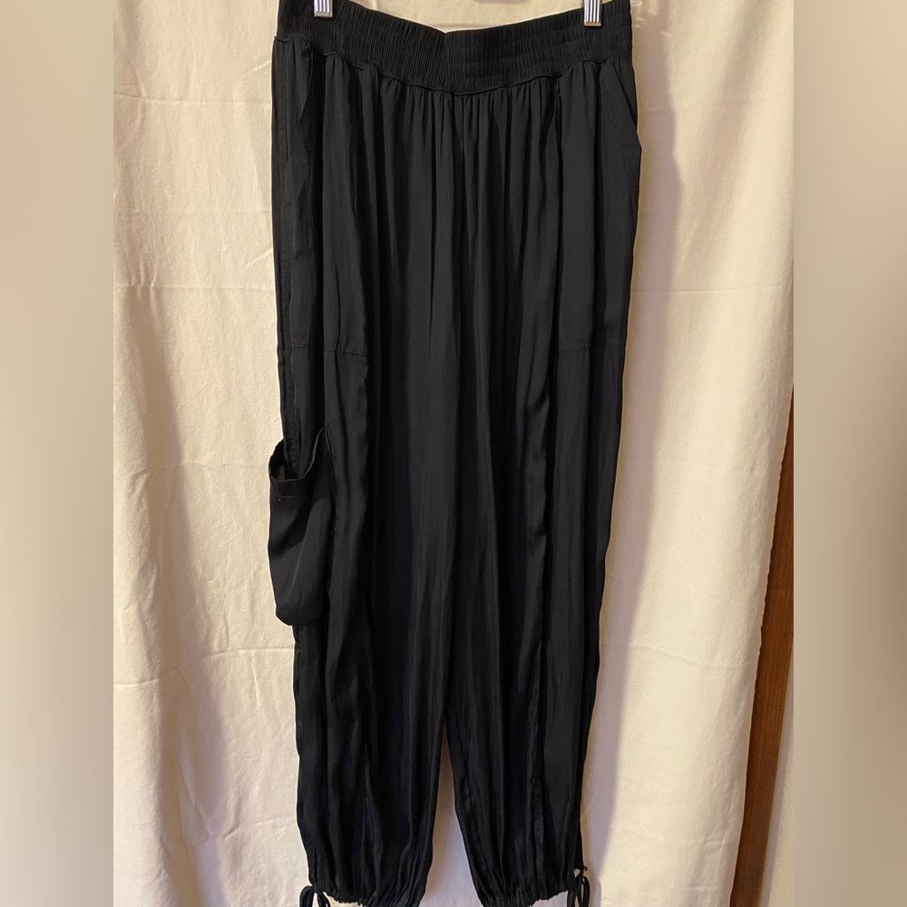 Grade & Gather. Black Ankle-Length Women's Pants tie at the ankle